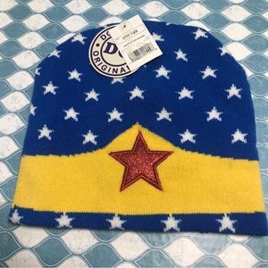 DC Comics Wonder Woman knit hat, beanie. Red glitter star. NWT